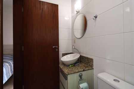 Apartamento à venda com 144m², 2 quartos e 2 vagas Apartamento à venda com 144m², 2 quartos e 2 vagasBanheiro da Suíte