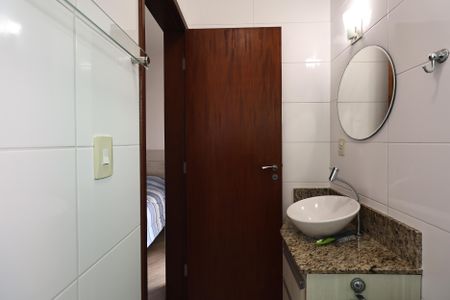 Apartamento à venda com 144m², 2 quartos e 2 vagas Apartamento à venda com 144m², 2 quartos e 2 vagasBanheiro da Suíte
