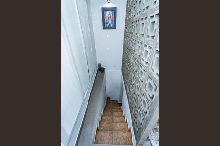 Casa à venda com 150m², 5 quartos e 2 vagasEscada