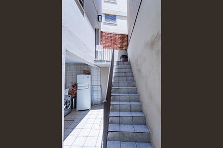 Casa à venda com 150m², 5 quartos e 2 vagasEscada