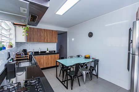 Casa à venda com 150m², 5 quartos e 2 vagasCozinha