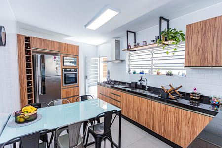 Casa à venda com 150m², 5 quartos e 2 vagasCozinha