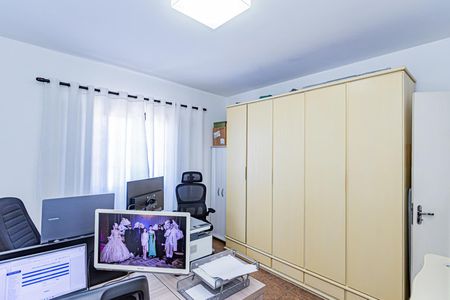 Casa à venda com 150m², 5 quartos e 2 vagasQuarto 2