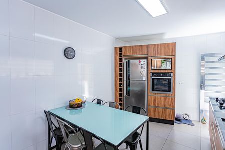 Casa à venda com 150m², 5 quartos e 2 vagasCozinha