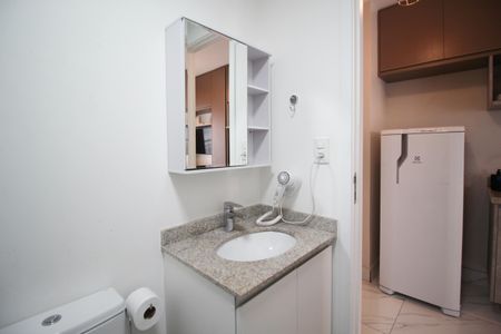 Banheiro de apartamento à venda com 2 quartos, 26m² em Indianópolis, São Paulo