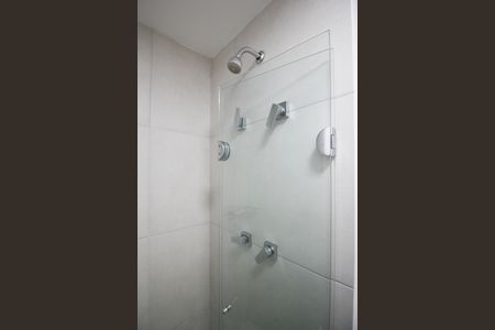 Banheiro de apartamento à venda com 2 quartos, 26m² em Indianópolis, São Paulo