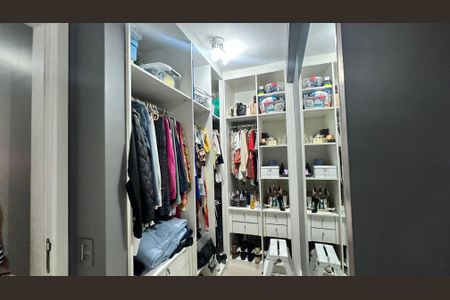 Apartamento à venda com 82m², 2 quartos e 1 vaga Apartamento à venda com 82m², 2 quartos e 1 vagaCloset