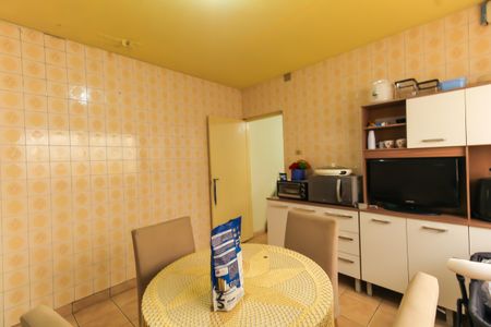 Sala de casa à venda com 3 quartos, 128m² em Vila Canero, São Paulo