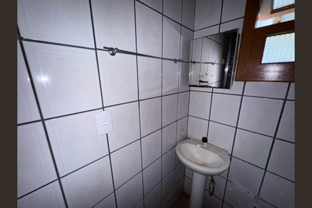 Casa para alugar com 90m², 2 quartos e 1 vaga Casa para alugar com 90m², 2 quartos e 1 vagaBanheiro Social