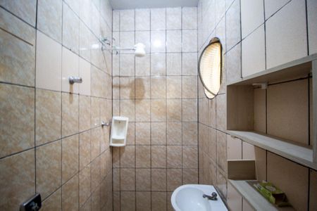 Casa para alugar com 194m², 3 quartos e 2 vagas Casa para alugar com 194m², 3 quartos e 2 vagasBanheiro da Edícula
