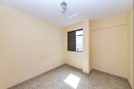Apartamento à venda com 140m², 4 quartos e 3 vagasQuarto 2