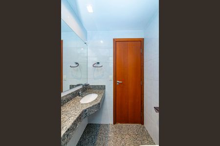 Apartamento à venda com 140m², 4 quartos e 3 vagasBanheiro Social