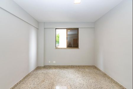 Apartamento à venda com 140m², 4 quartos e 3 vagasQuarto 2