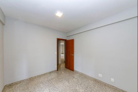 Apartamento à venda com 140m², 4 quartos e 3 vagasQuarto 2
