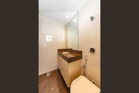 Apartamento à venda com 140m², 4 quartos e 3 vagasBanheiro da Suíte