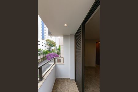 Apartamento à venda com 140m², 4 quartos e 3 vagasVaranda da Suíte