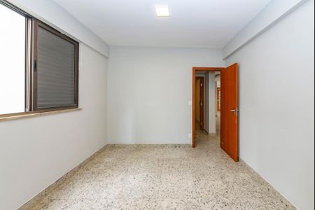 Apartamento à venda com 140m², 4 quartos e 3 vagasQuarto 2