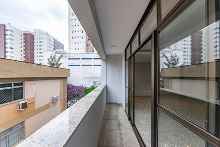 Apartamento à venda com 140m², 4 quartos e 3 vagasVaranda