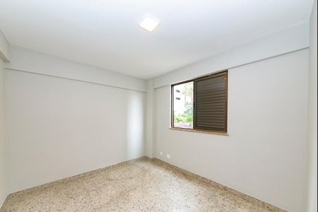 Apartamento à venda com 140m², 4 quartos e 3 vagasQuarto 2