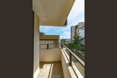 Apartamento à venda com 140m², 4 quartos e 3 vagasVaranda da Suíte