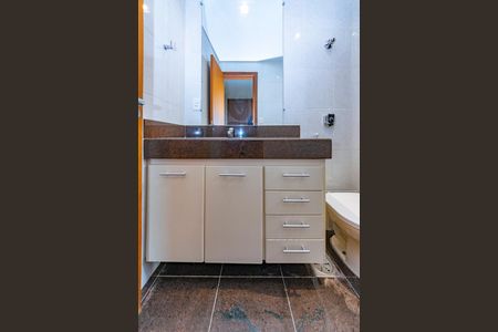 Apartamento à venda com 140m², 4 quartos e 3 vagasBanheiro da Suíte