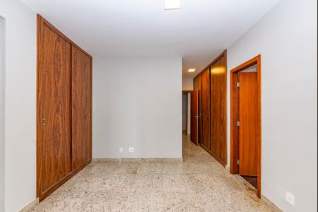 Apartamento à venda com 140m², 4 quartos e 3 vagasSuíte