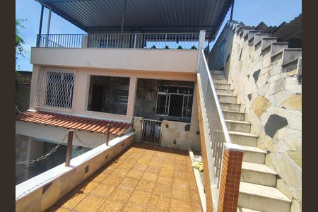 Casa de condomínio à venda com 345m², 4 quartos e 2 vagas Casa de condomínio à venda com 345m², 4 quartos e 2 vagasVaranda
