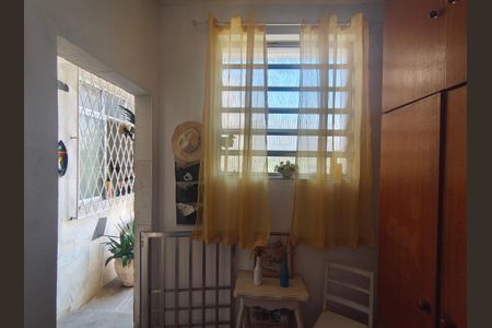 Casa de condomínio à venda com 345m², 4 quartos e 2 vagas Casa de condomínio à venda com 345m², 4 quartos e 2 vagasQuarto Serviço / Cômodo