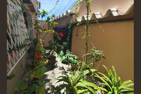 Casa de condomínio à venda com 345m², 4 quartos e 2 vagas Casa de condomínio à venda com 345m², 4 quartos e 2 vagasGaragem / Quintal