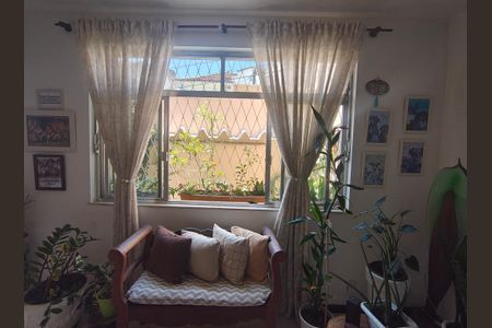 Casa de condomínio à venda com 345m², 4 quartos e 2 vagas Casa de condomínio à venda com 345m², 4 quartos e 2 vagasSala de TV