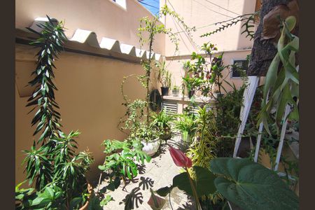 Casa de condomínio à venda com 345m², 4 quartos e 2 vagas Casa de condomínio à venda com 345m², 4 quartos e 2 vagasGaragem / Quintal