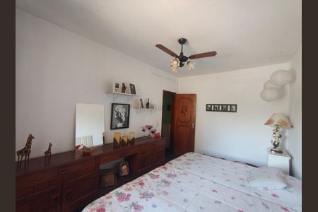 Casa de condomínio à venda com 345m², 4 quartos e 2 vagas Casa de condomínio à venda com 345m², 4 quartos e 2 vagasQuarto 2