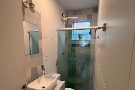 Casa à venda com 197m², 4 quartos e 2 vagas Casa à venda com 197m², 4 quartos e 2 vagasBanheiro