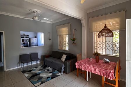 Casa à venda com 197m², 4 quartos e 2 vagas