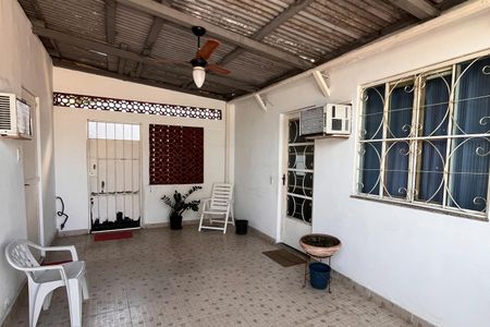 Casa à venda com 197m², 4 quartos e 2 vagas Casa à venda com 197m², 4 quartos e 2 vagasArea dos fundos