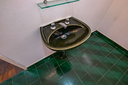 Apartamento à venda com 116m², 2 quartos e sem vaga Apartamento à venda com 116m², 2 quartos e sem vagaBanheiro Social