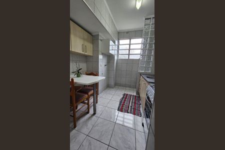 Cozinha de apartamento para alugar com 1 quarto, 48m² em Ponta da Praia, Santos