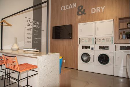 Studio para alugar com 34m², 1 quarto e sem vaga Studio para alugar com 34m², 1 quarto e sem vagaÁrea comum - Lavanderia