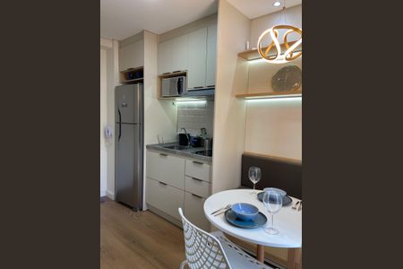 Cozinha de kitnet/studio à venda com 1 quarto, 24m² em Vila Butantã, São Paulo