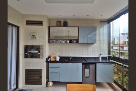 Apartamento à venda com 115m², 3 quartos e 2 vagasVaranda 