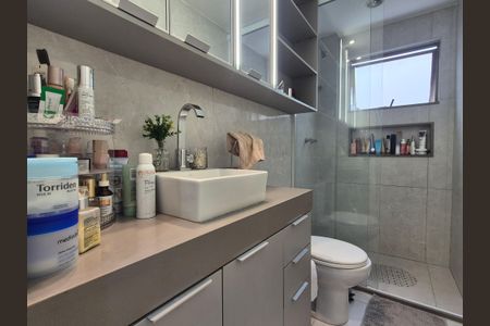 Apartamento à venda com 115m², 3 quartos e 2 vagasBanheiro suite 