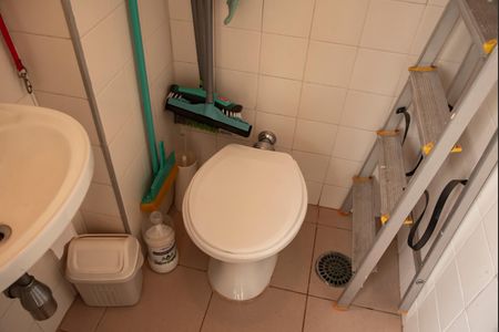 Apartamento à venda com 65m², 2 quartos e 1 vagaBanheiro de Serviço