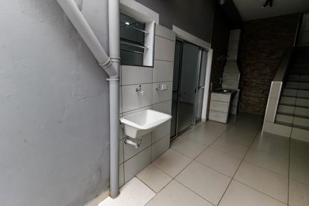 Casa para alugar com 77m², 2 quartos e sem vagaÁrea de Serviço