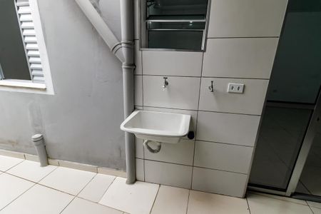 Casa para alugar com 77m², 2 quartos e sem vagaÁrea de Serviço