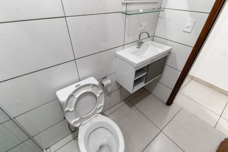 Casa para alugar com 77m², 2 quartos e sem vagaBanheiro