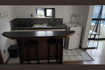 Cozinha de kitnet/studio para alugar com 1 quarto, 48m² em Funcionários, Belo Horizonte