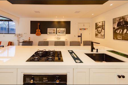 Apartamento à venda com 130m², 2 quartos e 2 vagasCozinha