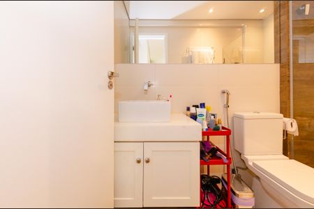 Apartamento à venda com 130m², 2 quartos e 2 vagasBanheiro suíte 2