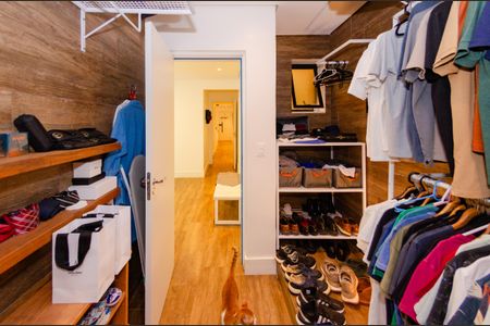 Apartamento à venda com 130m², 2 quartos e 2 vagasCloset suíte 2