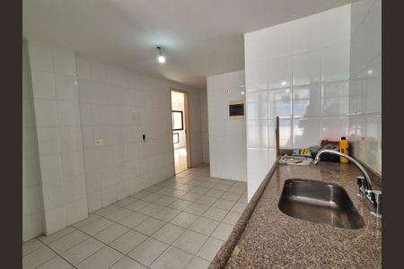 Apartamento à venda com 280m², 3 quartos e 3 vagas Apartamento à venda com 280m², 3 quartos e 3 vagasCozinha